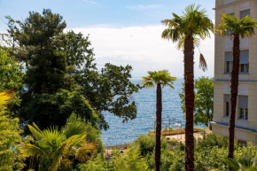 Palm and Palmino Garden Apartments near Lungo Mare